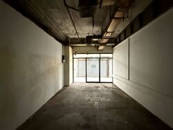 Lucky Plaza (D9), Retail #576209081